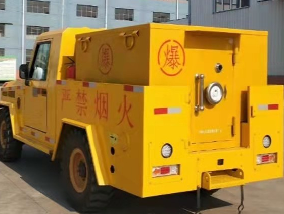 零陵凯龙爆破器材运输车：保障爆破任务的安全运行